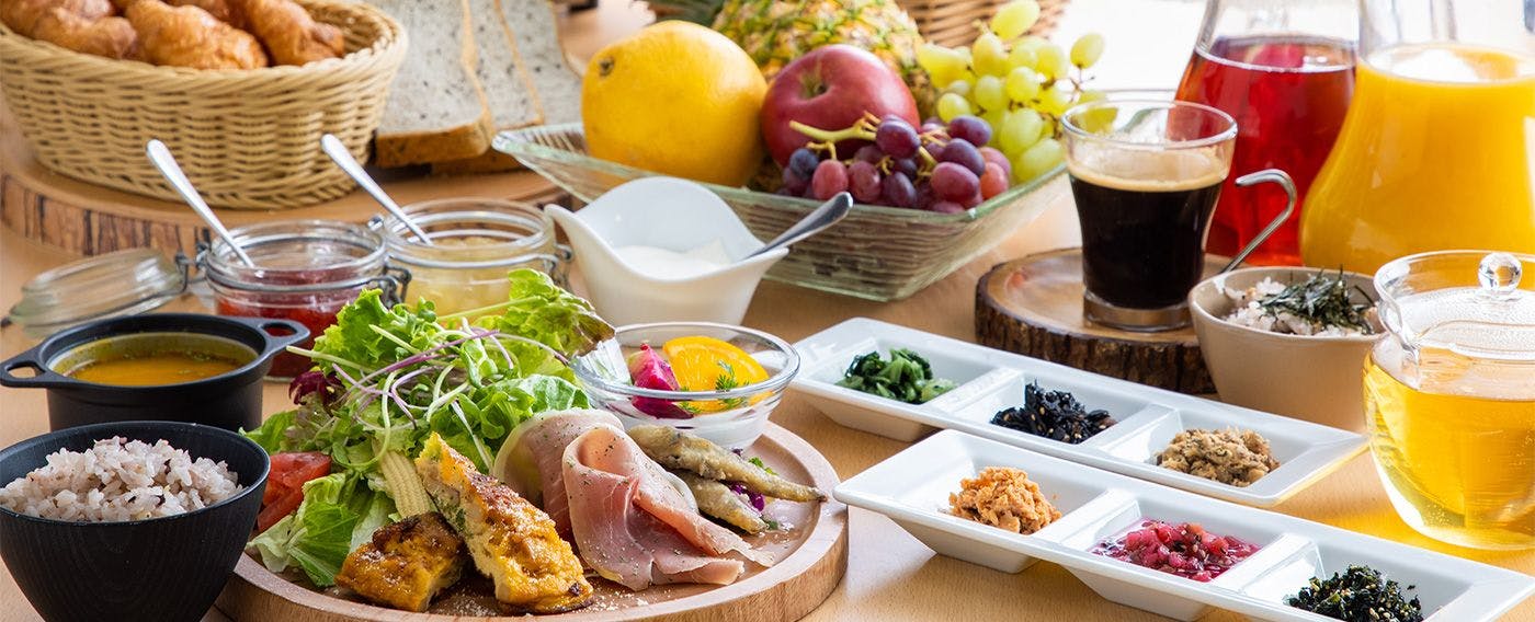 Sarapan dengan pelbagai sayur segar.