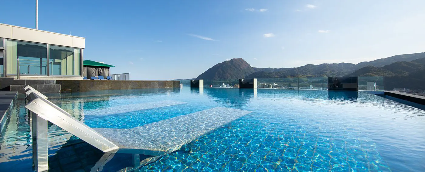 屋上インフィニティプール