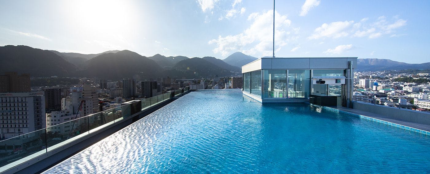 屋上インフィニティプール