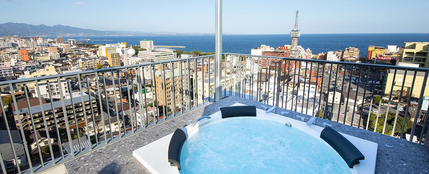 屋上インフィニティプール