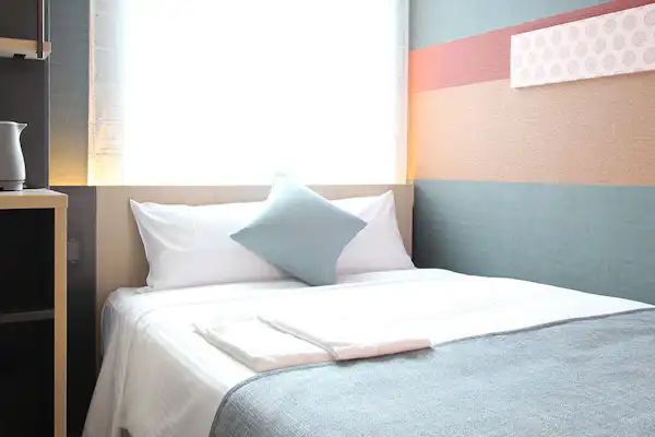 Kamar Double Standar