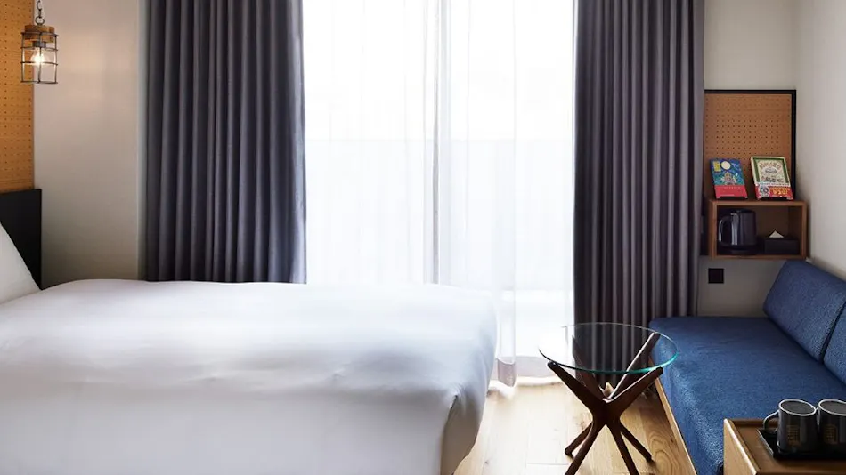 LAMP LIGHT BOOKS HOTEL fukuoka