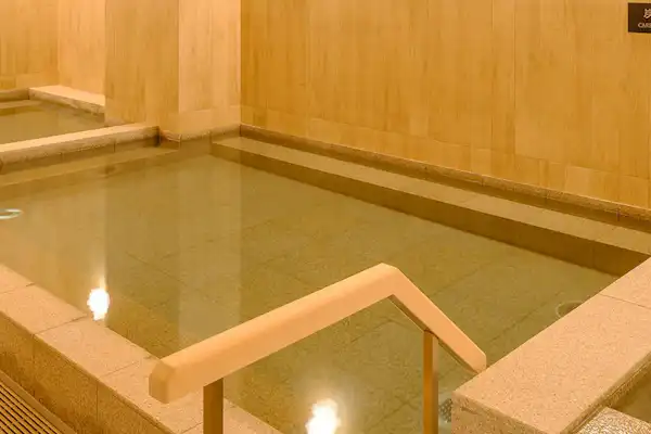 Phòng tắm công cộng