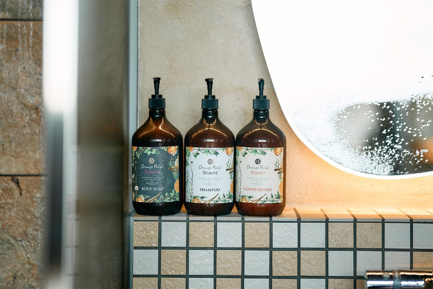 ห้องอาบน้ำรวมพร้อมซาวน่าและบ่อน้ำเย็น