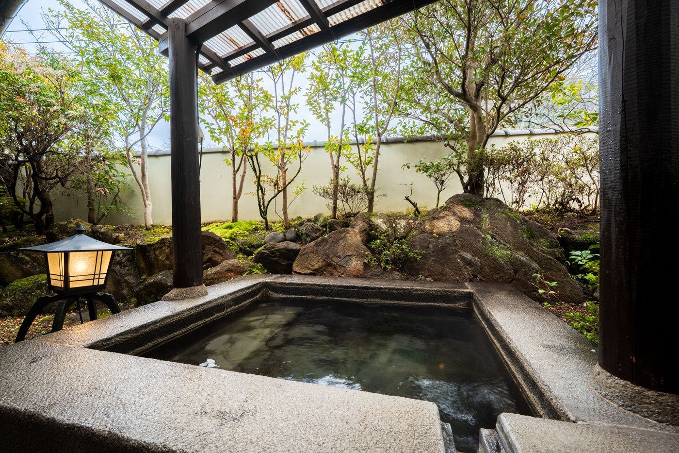 開花亭～全室露天付き離れの宿