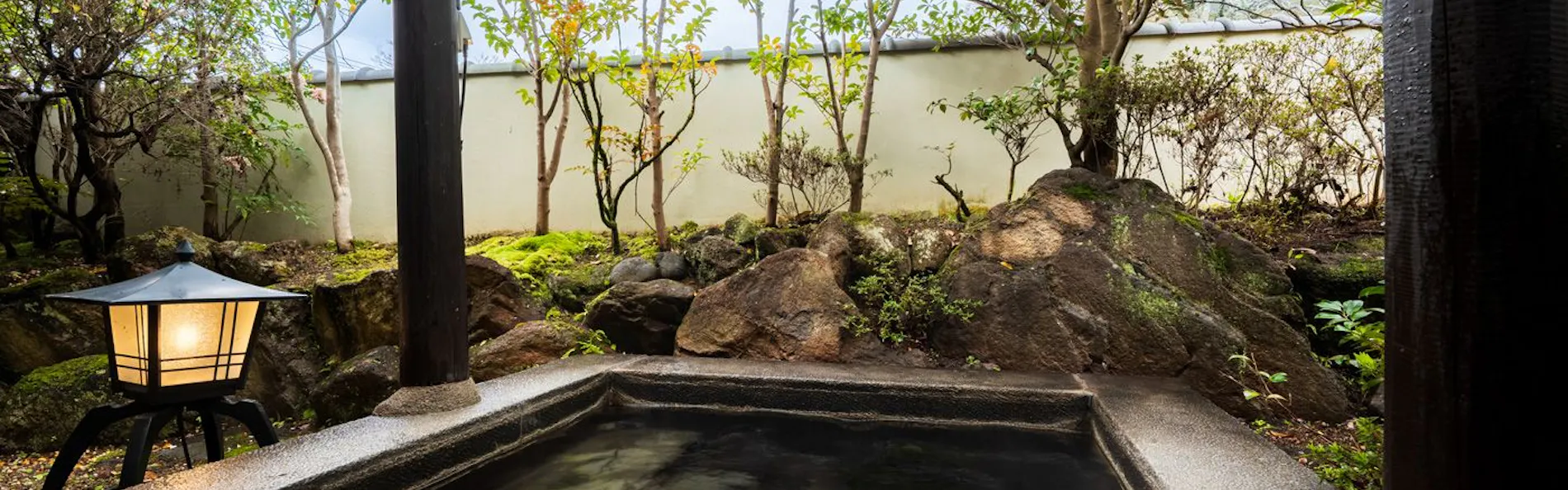 開花亭~全室露天付き離れの宿