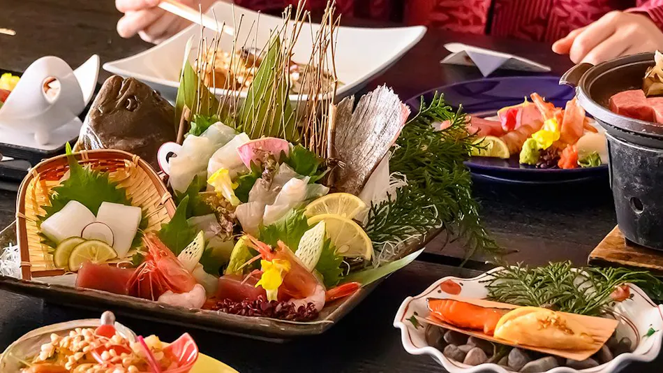 Kaike Onsen Kaike Tsuruyama Sarasa no Yado: A Lodge that Plays the Melody of the Four Seasons