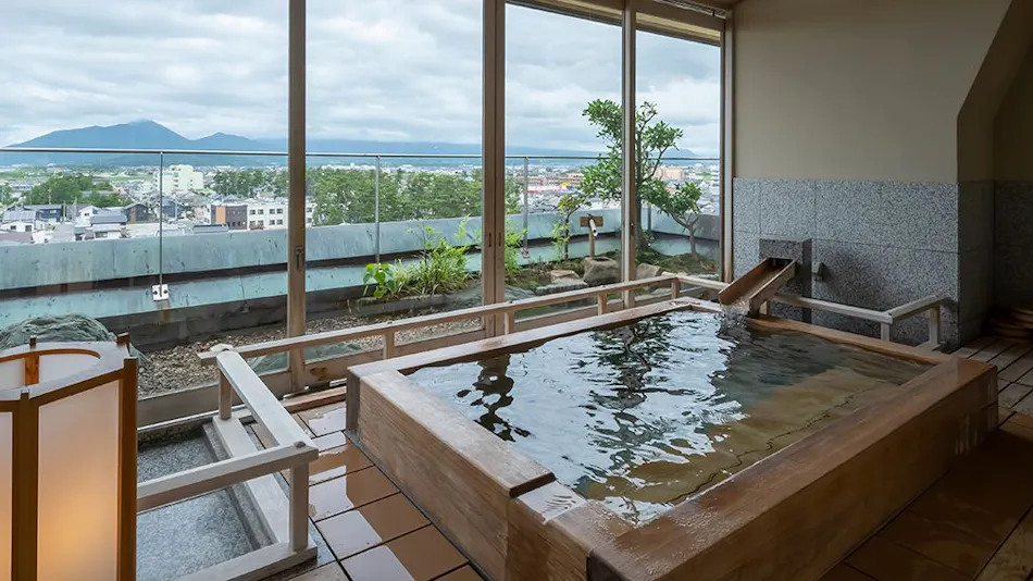 Kaike Onsen Kaike Tsuruyama Sarasa no Yado: A Lodge that Plays the Melody of the Four Seasons