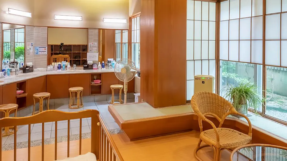 Kaike Onsen Kaike Tsuruyama Sarasa no Yado: A Lodge that Plays the Melody of the Four Seasons