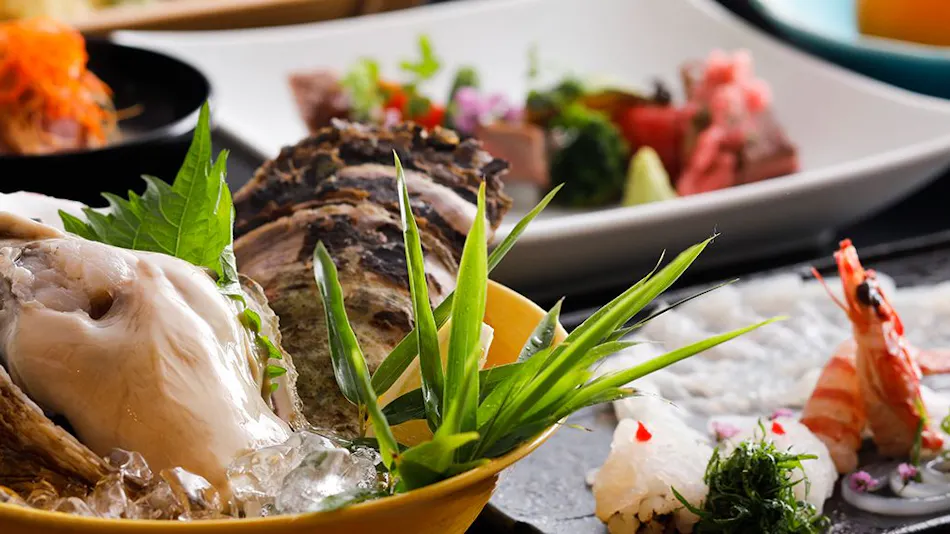 Kaike Onsen Kaike Tsuruyama Sarasa no Yado: A Lodge that Plays the Melody of the Four Seasons