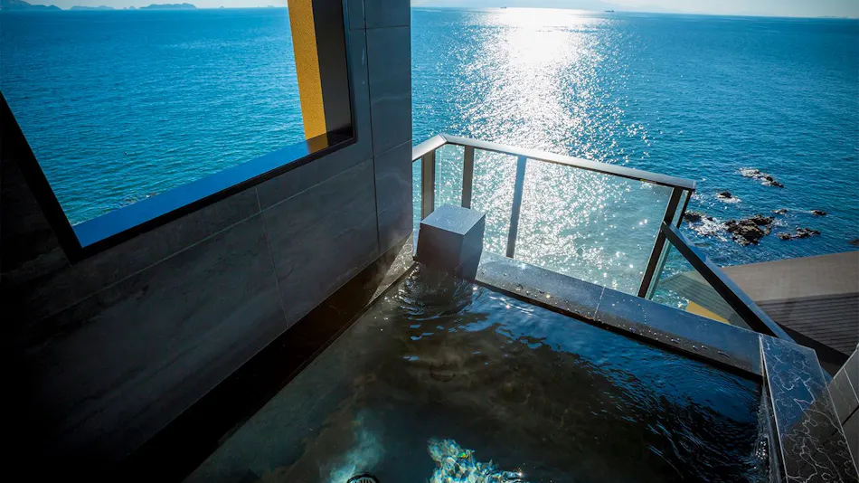 Ginpaso Inn with Spectacular Open-Air Bath