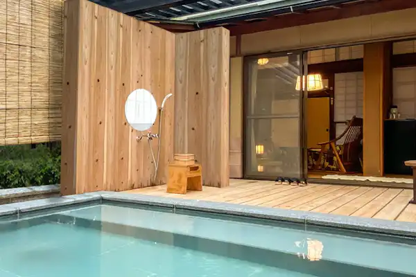 ออนเซ็นกลางแจ้ง