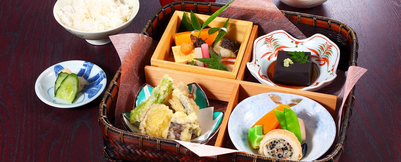 積善館（本館）