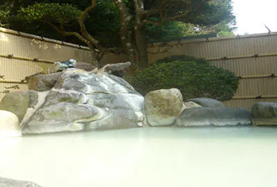 น้ำพุร้อนและอ่างอาบน้ำ