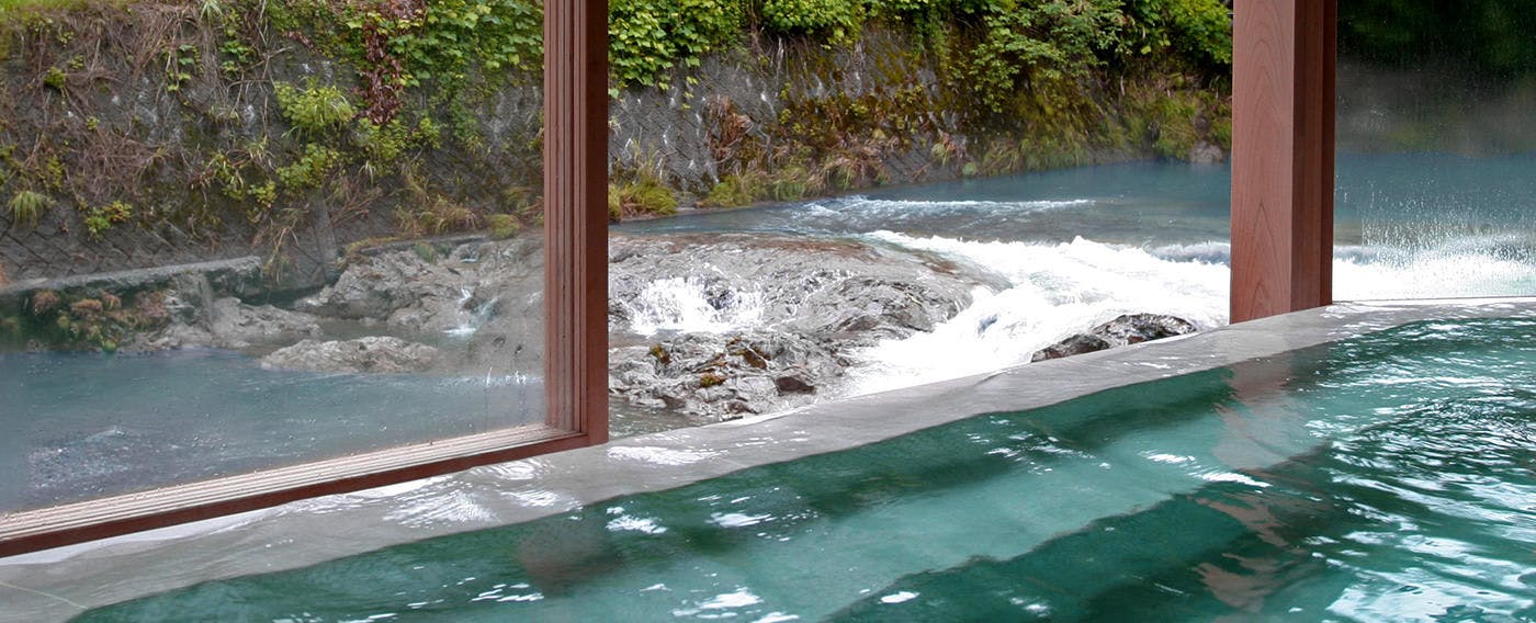 น้ำพุร้อนและอ่างอาบน้ำ