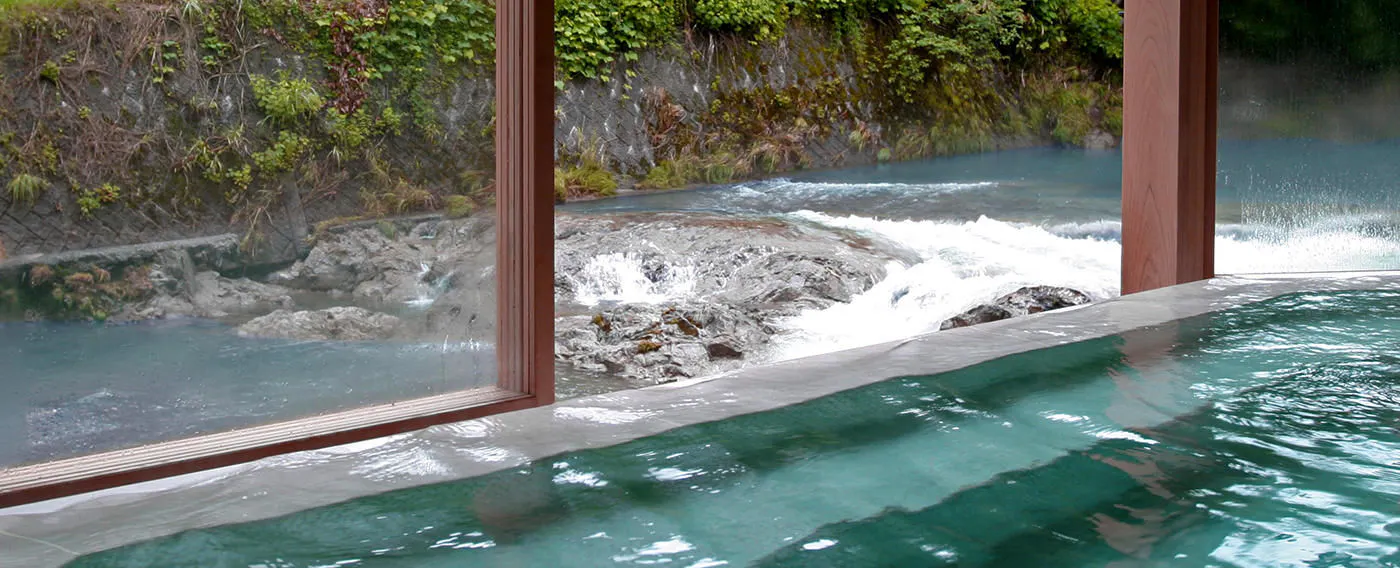 น้ำพุร้อนและอ่างอาบน้ำ