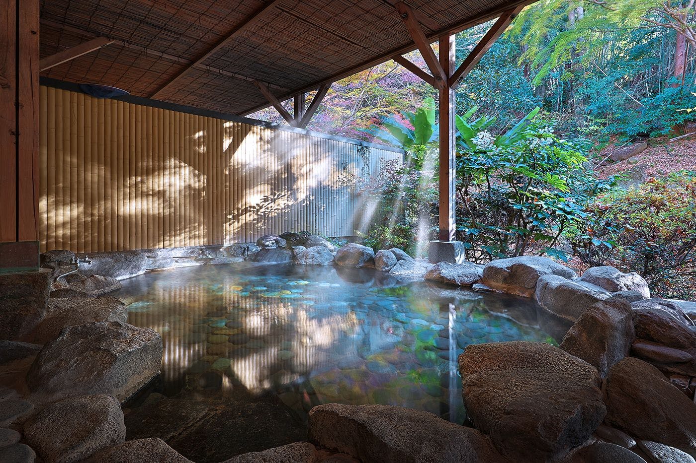 Mata air panas & Kamar mandi