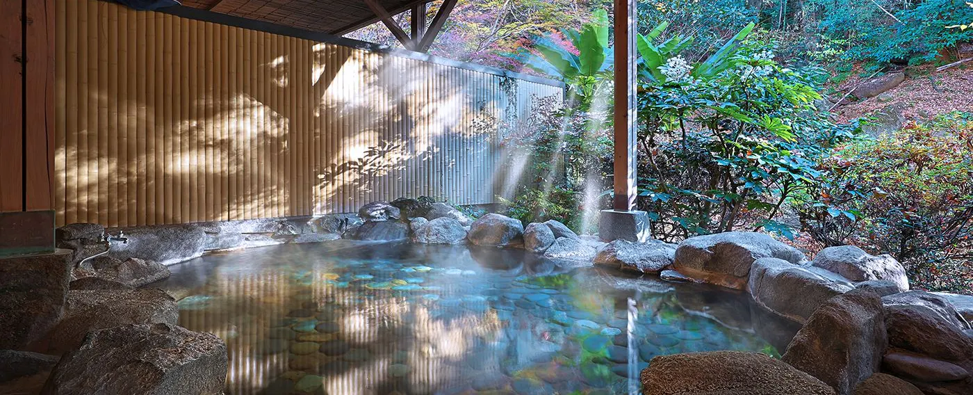 Mata air panas & Kamar mandi