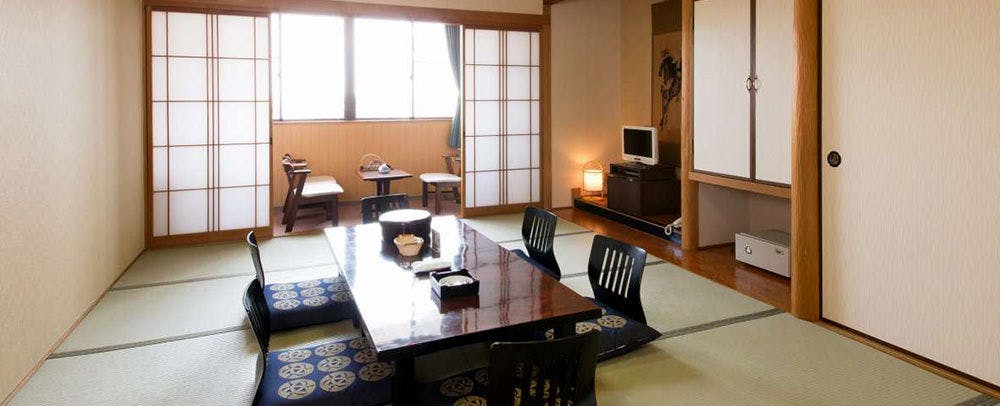 Kakuiso Akou