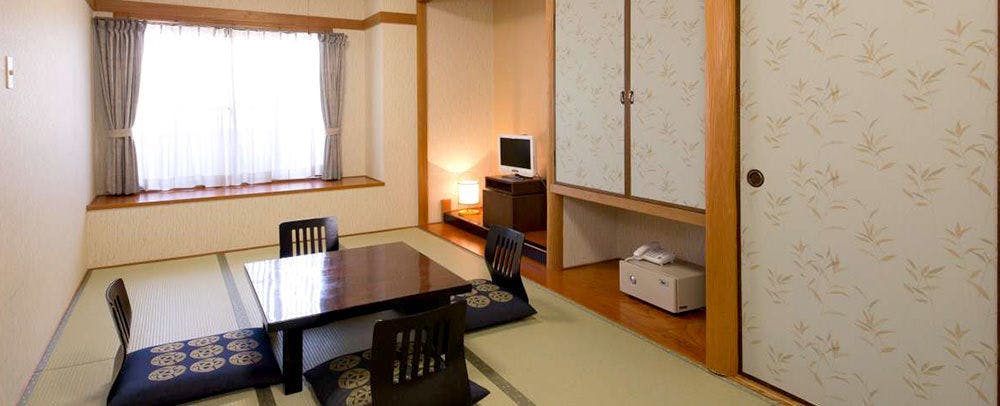 Kakuiso Akou