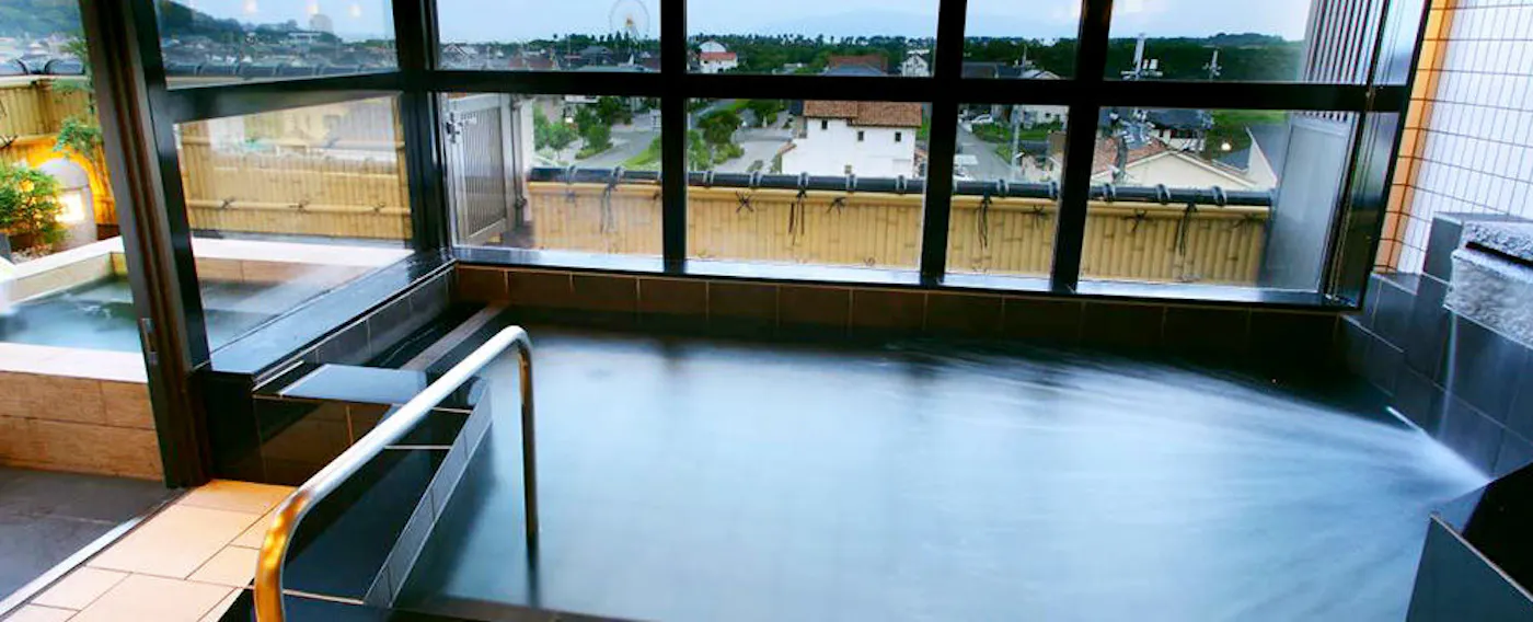 น้ำพุร้อนและอ่างอาบน้ำ