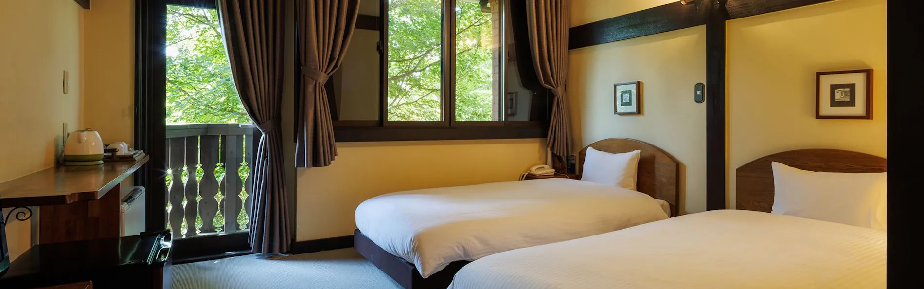 ホテル ハット・ウォールデン