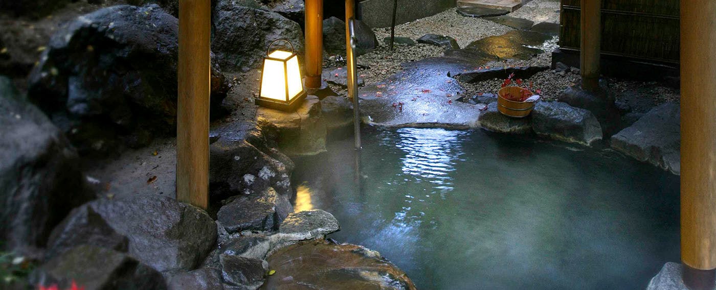 น้ำพุร้อนและอ่างอาบน้ำ