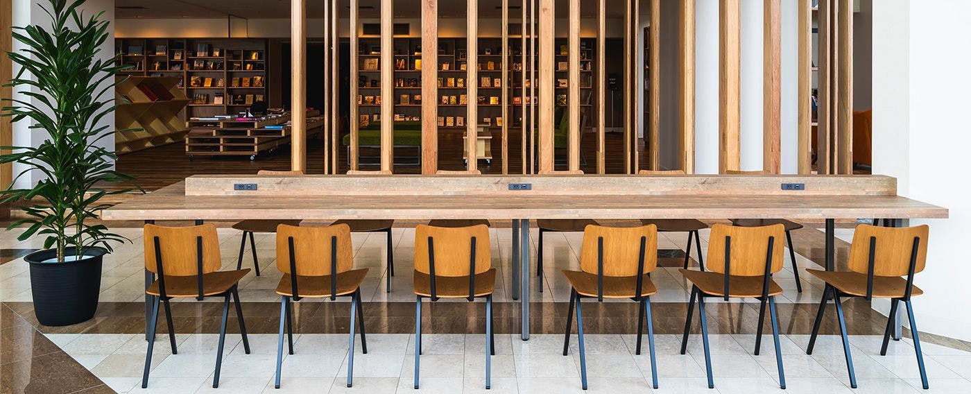 ห้องสมุด & คาเฟ่ 'BLOSSOM COFFEE'