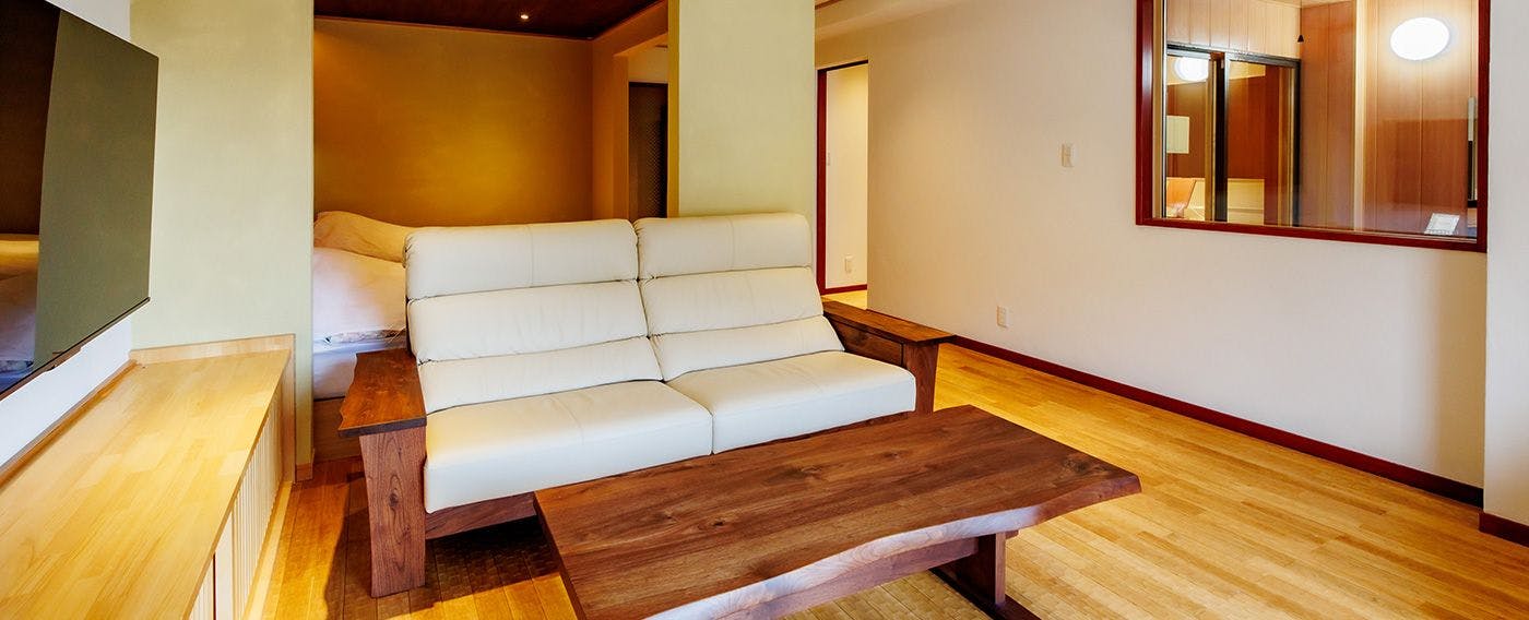 Shiga Kogen Shiroi Onsen Keikoku no Yu