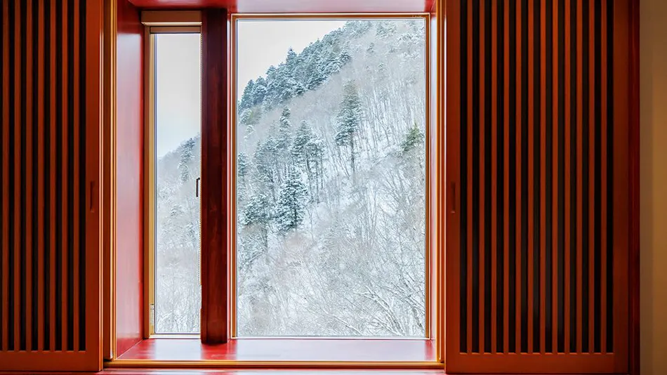 Shiga Kogen Shiroi Onsen Keikoku no Yu