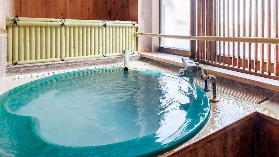 Shiga Kogen Shiroi Onsen Keikoku no Yu