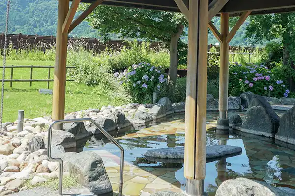 น้ำพุร้อน