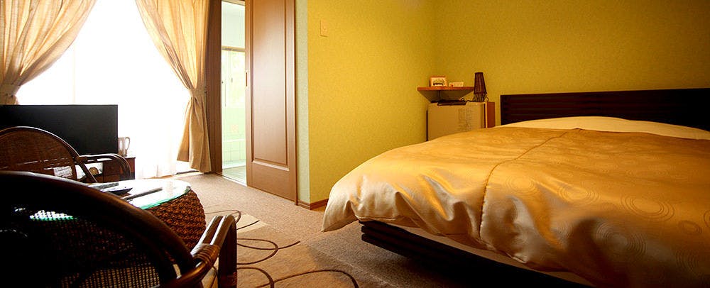 Lake Side Inn Beehive
