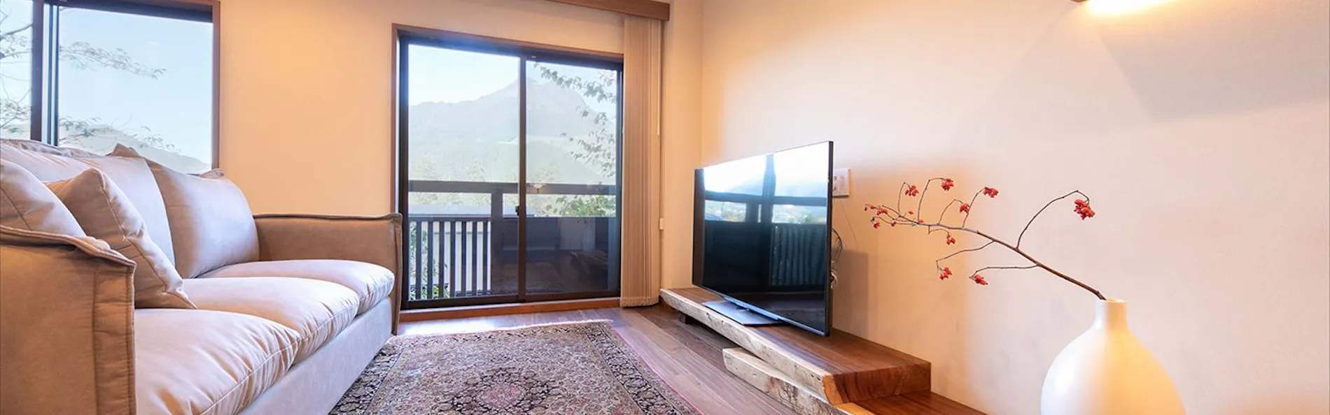 柚富の郷 彩岳館
