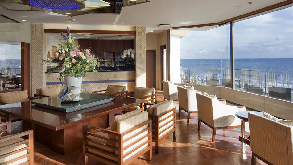 Inatori Tokai Hotel Yuen: A Scenic Hot Spring and Seafood Feast Inn