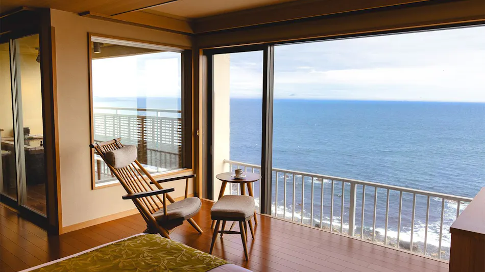 Inatori Tokai Hotel Yuen: A Scenic Hot Spring and Seafood Feast Inn