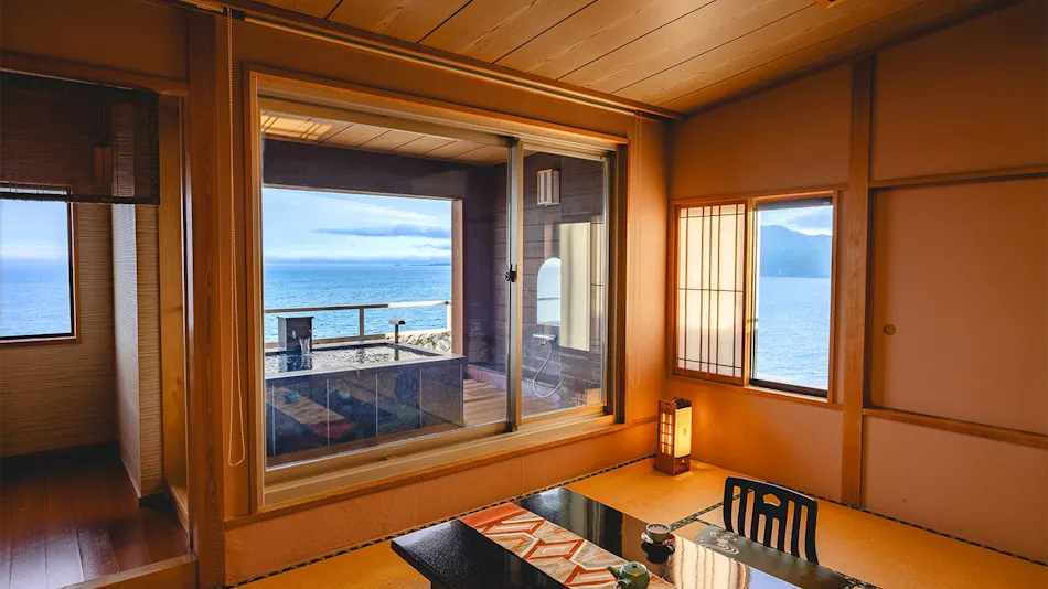 Inatori Tokai Hotel Yuen: A Scenic Hot Spring and Seafood Feast Inn