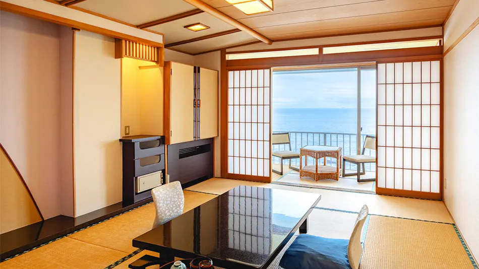 Inatori Tokai Hotel Yuen: A Scenic Hot Spring and Seafood Feast Inn