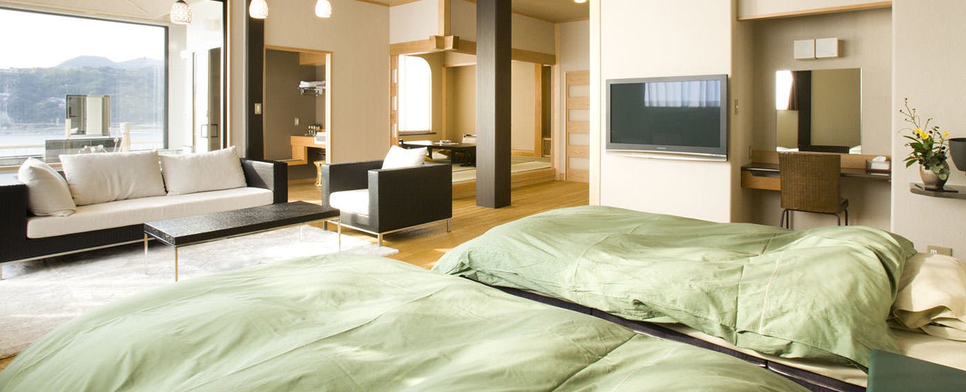 Inatori Tokai Hotel Yuen: A Scenic Hot Spring and Seafood Feast Inn