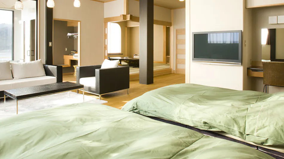 Inatori Tokai Hotel Yuen: A Scenic Hot Spring and Seafood Feast Inn