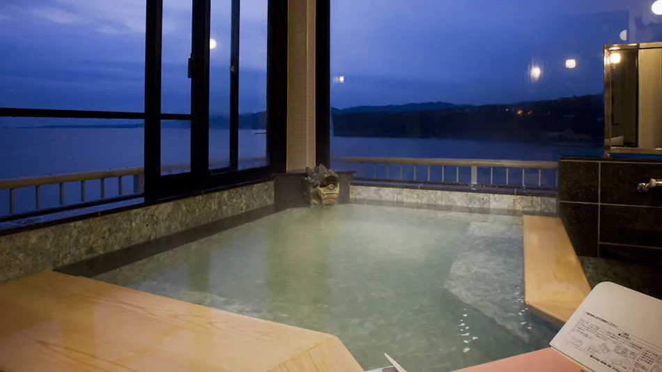 Inatori Tokai Hotel Yuen: A Scenic Hot Spring and Seafood Feast Inn