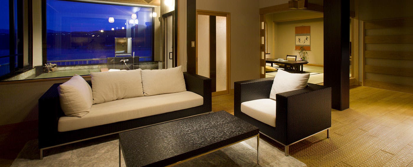 Inatori Tokai Hotel Yuen: A Scenic Hot Spring and Seafood Feast Inn