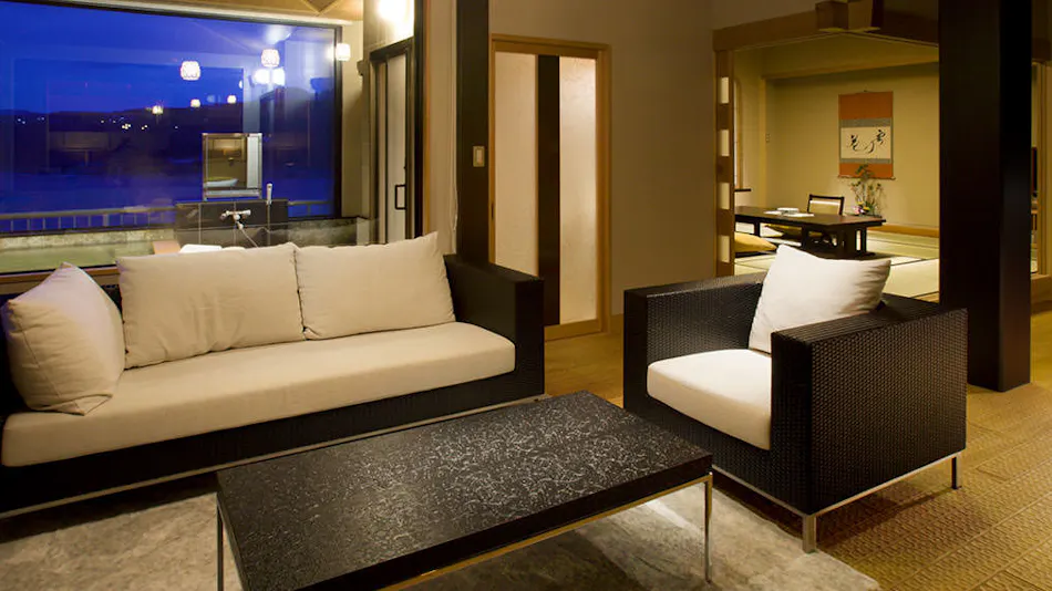 Inatori Tokai Hotel Yuen: A Scenic Hot Spring and Seafood Feast Inn