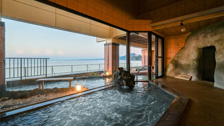 Inatori Tokai Hotel Yuen: A Scenic Hot Spring and Seafood Feast Inn