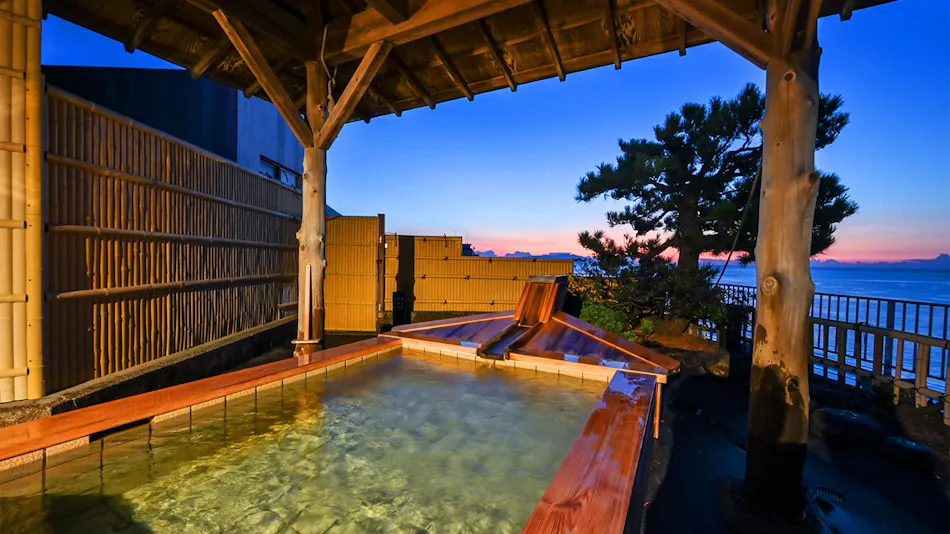 Inatori Tokai Hotel Yuen: A Scenic Hot Spring and Seafood Feast Inn