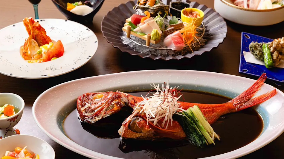 Inatori Tokai Hotel Yuen: A Scenic Hot Spring and Seafood Feast Inn
