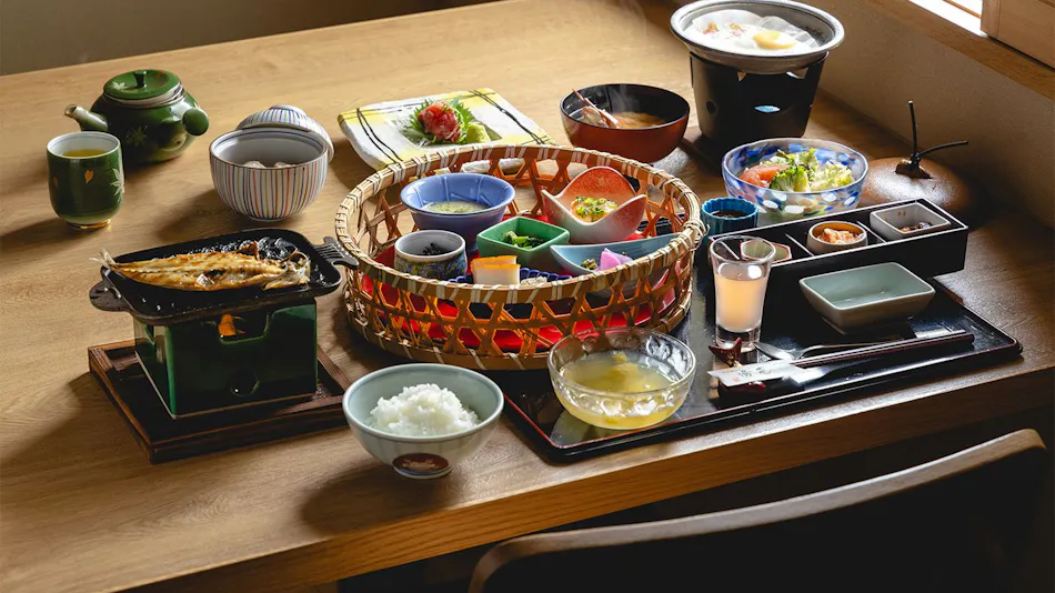 Inatori Tokai Hotel Yuen: A Scenic Hot Spring and Seafood Feast Inn