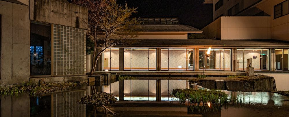 【ภายในอาคาร】ลานกลาง