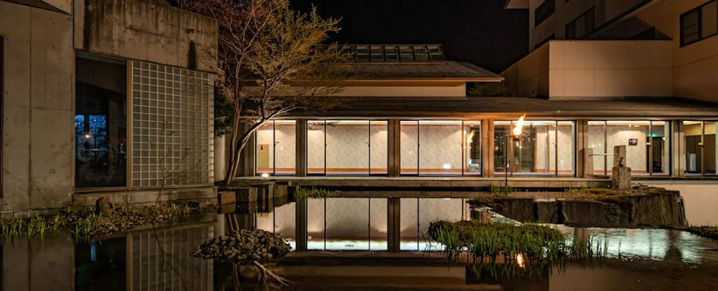 【ภายในอาคาร】ลานกลาง