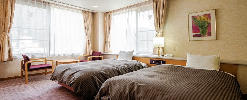 【ห้องพัก】ปลอดบุหรี่【ห้องสไตล์ญี่ปุ่นและตะวันตก ฮานะ โนะ มา】พร้อมอ่างอาบน้ำไม้ฮิโนกิ/เตียง 2 เตียง